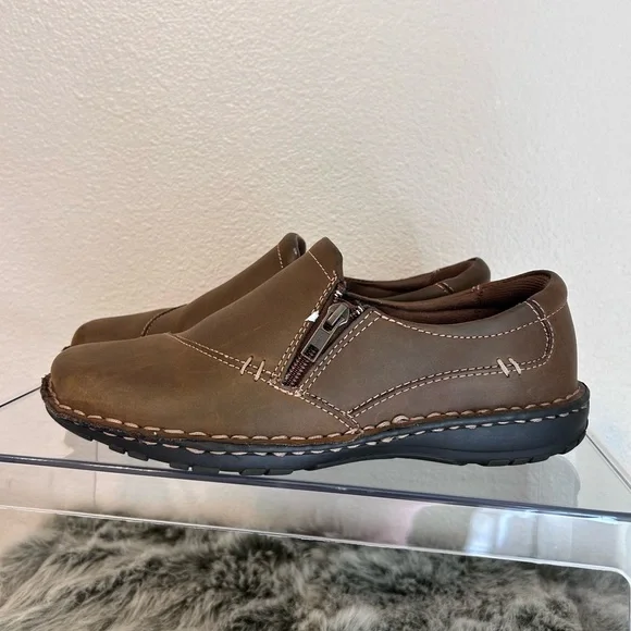 Bass | Shoes | Bass Casual Brown Leather Slipon Loafers Size  display picture 2
